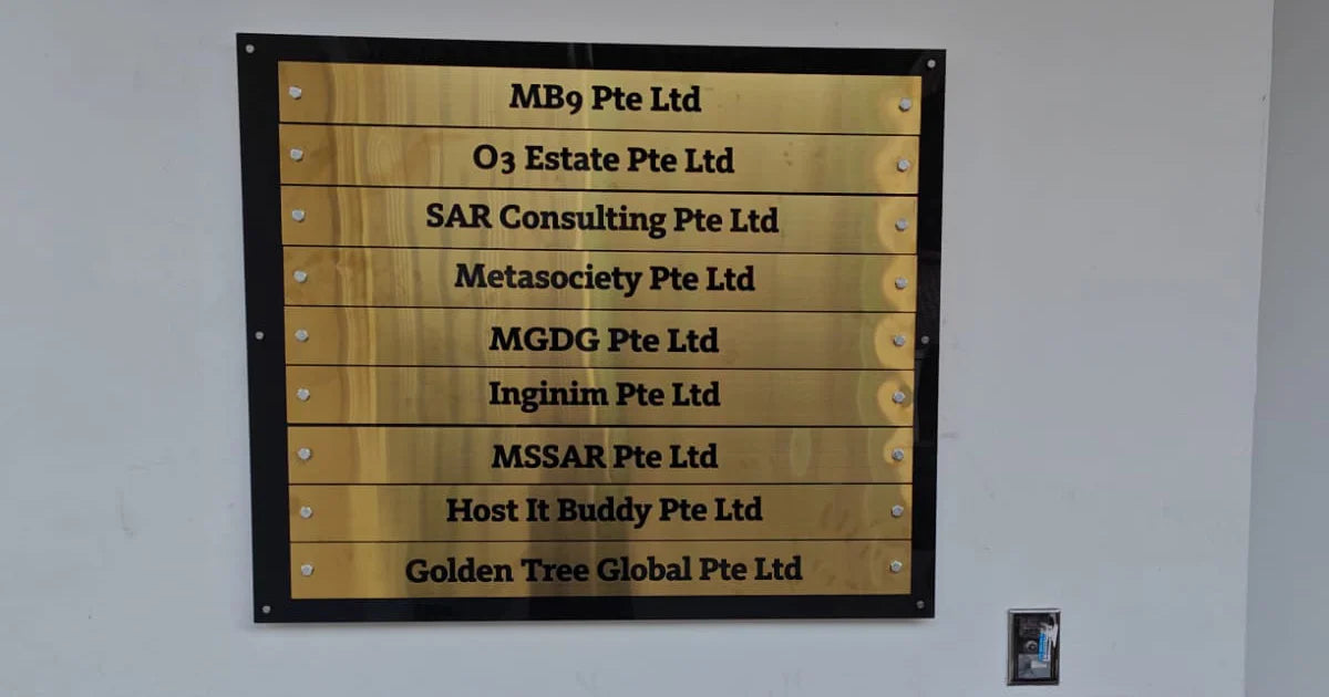 The Importance of Traditional Signage in a Digital World